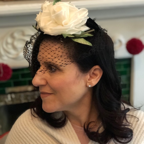 Vintage flower headpiece - Picture 6 of 6